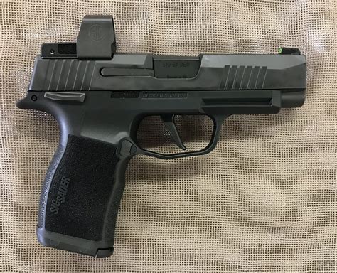 Sig Sauer P365XL in Holster