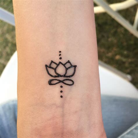 Simple tattoo designs for wrist