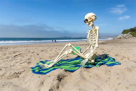 Skeleton at beach coloring page