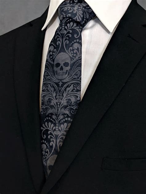 Skull Necktie Template