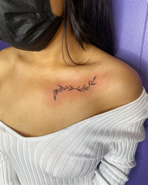 Small collarbone tattoos