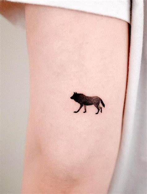 Description of small lone wolf tattoos