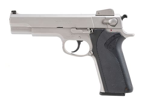 S&W 1006 Pistol Features