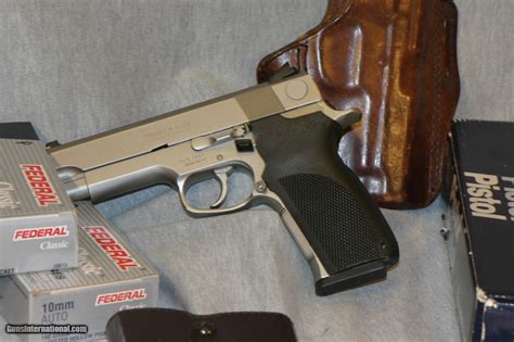 The Smith & Wesson 1076 has seen extensive service with law enforcement agencies and military units.