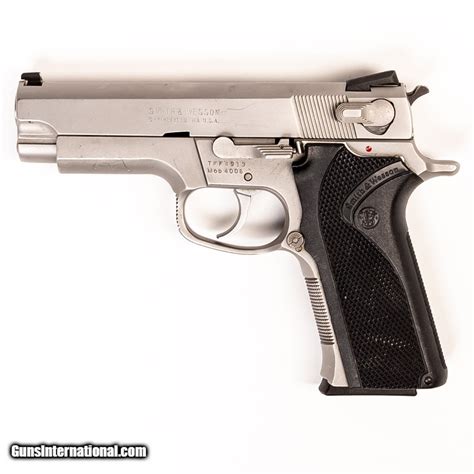 Smith & Wesson 4006 handgun gallery