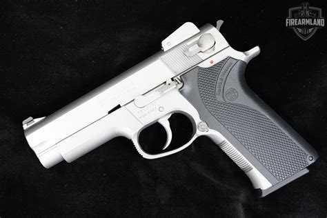 Smith & Wesson 4006 accessories gallery