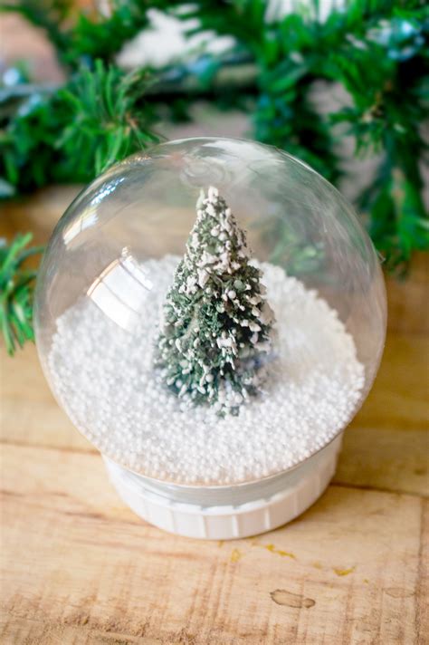 Snow Globe Christmas Tree Ideas