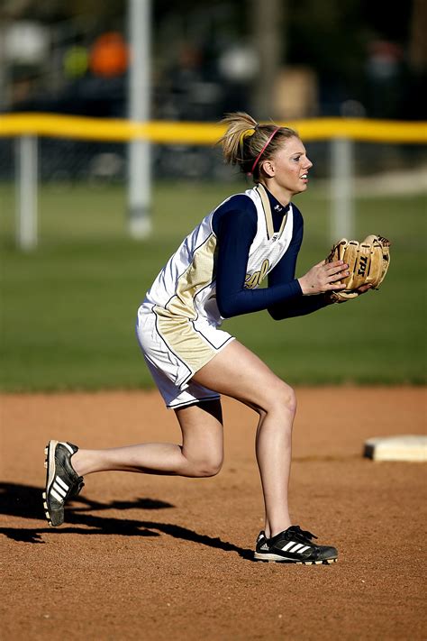 Adding visuals and multimedia to your softball profile