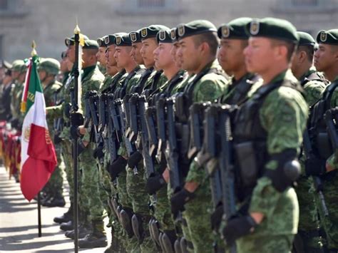 Soldados mexicanos en acción