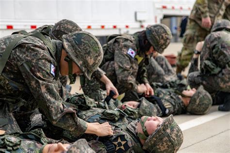 Soldiers conducting first aid training