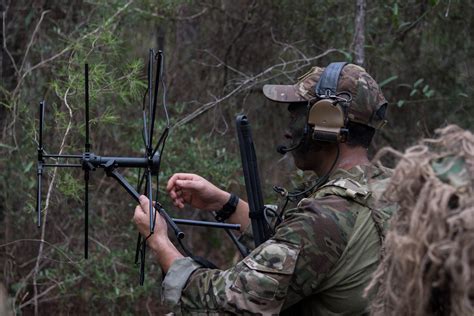 Special Forces soldiers special reconnaissance training