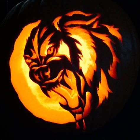 Spooky Wolf Pumpkin Carving