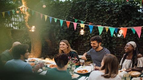 Backyard gathering with Sprunki drinks