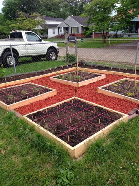 Square foot gardening design example