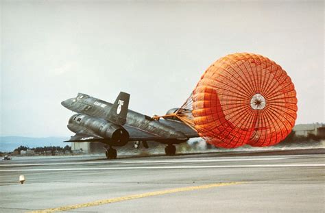 SR-71 Blackbird landing