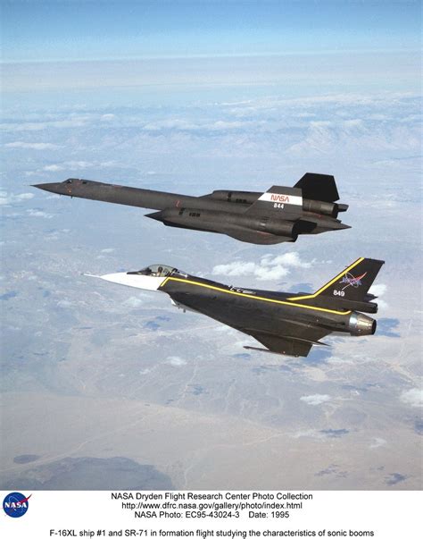 SR-71 Formation Flight