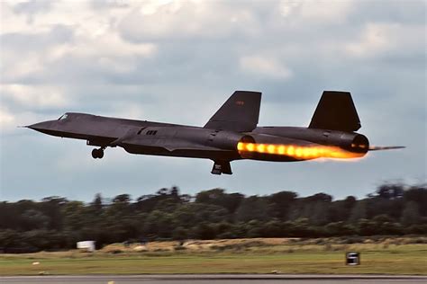 SR-71 taking off