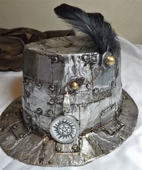 Steampunk-inspired top hat pattern