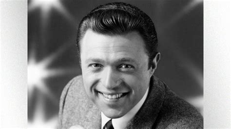 Steve Lawrence accepting his Grammy Award