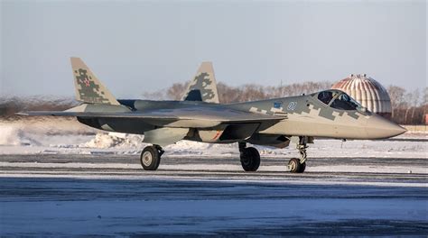 Su-57 Felon landing