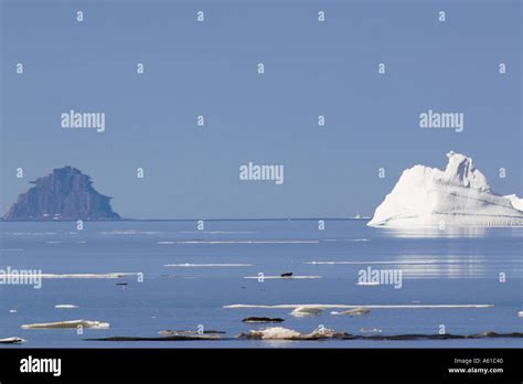 A superior mirage of an iceberg