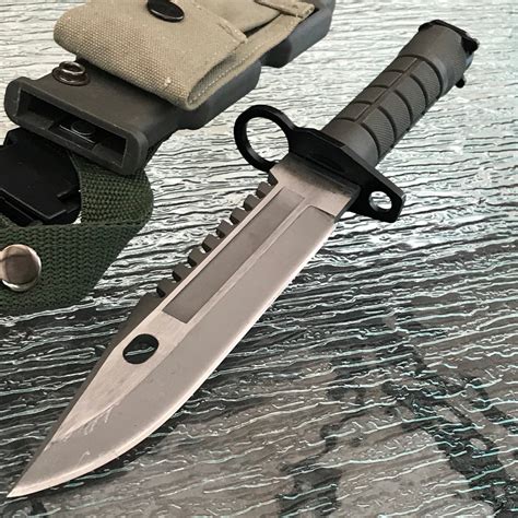 Tactical Survival Knife 1