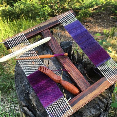 Tapestry weaving loom