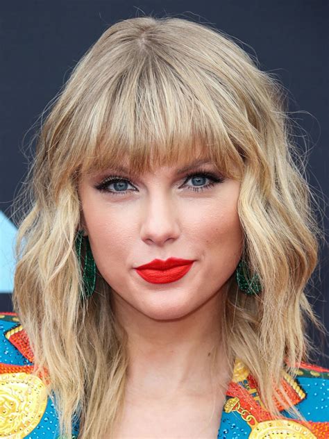 Taylor Swift Portrait Coloring Page