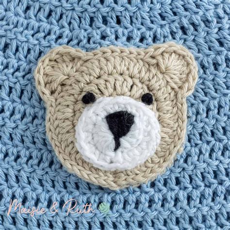 Teddy bear pattern with appliques