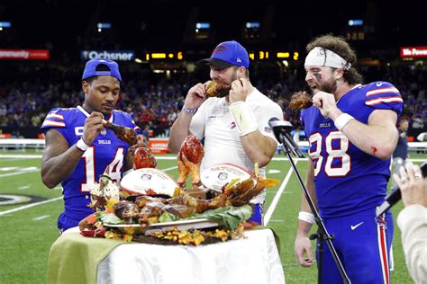 Thanksgiving Day Football