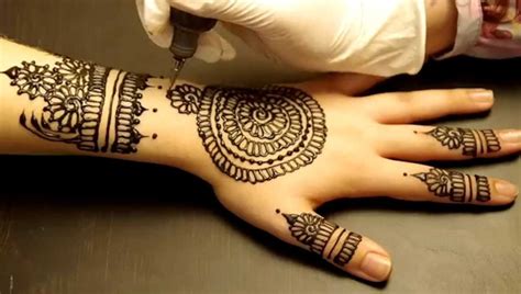 The Benefits Of Henna Tattoos