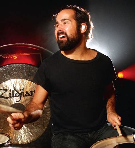 Ronnie Vannucci performing live