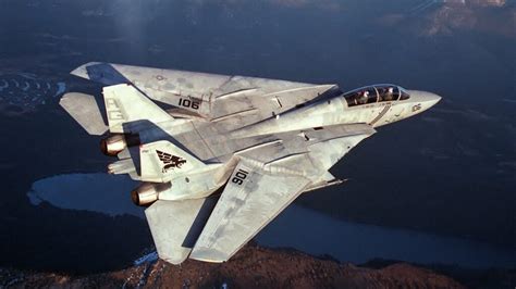 Tom Cruise flying an F-14 Tomcat