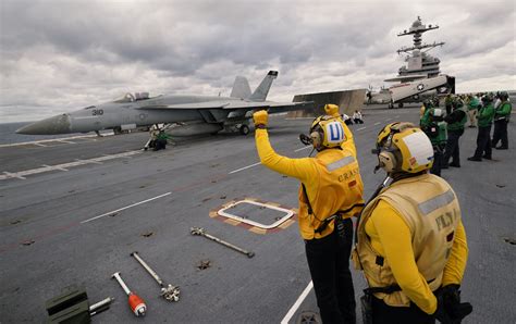 Aircraft carrier USS Nimitz (CVN-68)