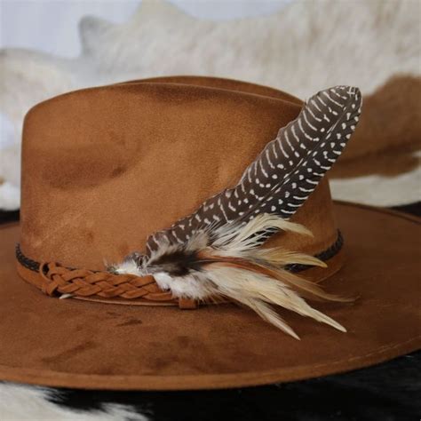 Top hat pattern with band and feather