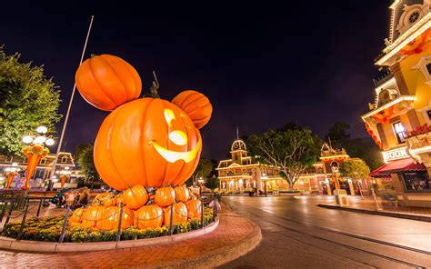 Town Square Pumpkin Carving