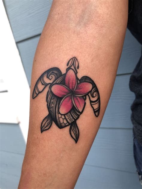 Traditional Hawaiian turtle tattoo