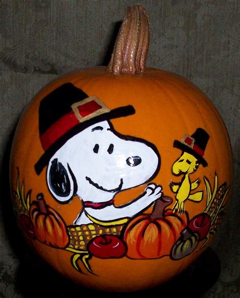 Traditional Snoopy Face Pumpkin