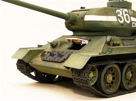 Trumpeter T-34/85 Tank