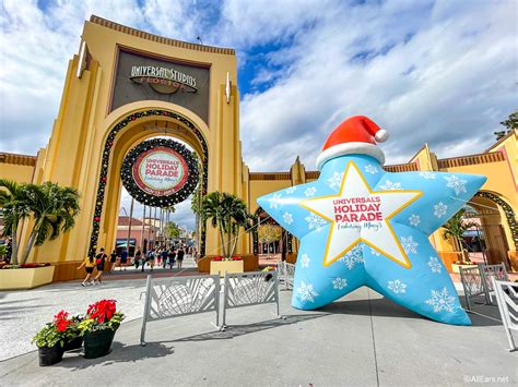 Universal Studios Hollywood holiday parade