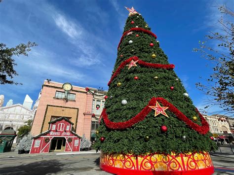 Universal Studios LA Christmas Decorations