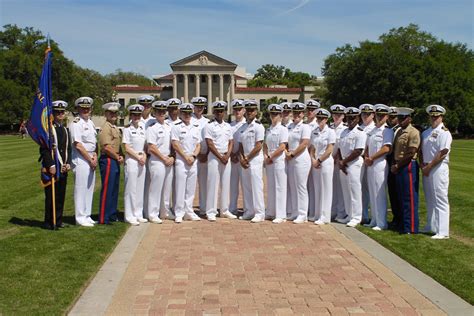 Image of University of Southern California Navy ROTC students