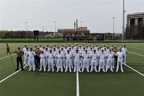 Image of University of Wisconsin-Madison Navy ROTC students