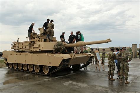 US Army Tank Crew in Desert Storm