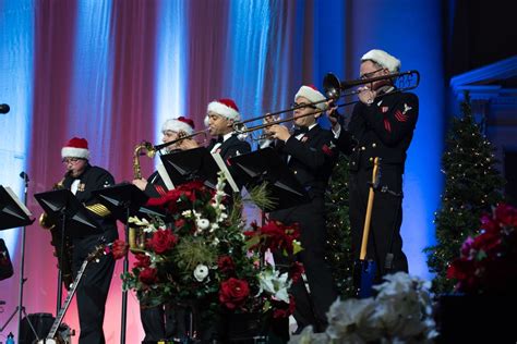 US Navy Band Holiday Concert