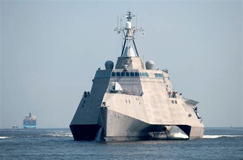 US Navy Stealth Frigate Image 9