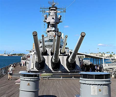 USS Missouri Plan Visit