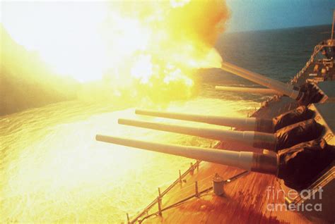 USS New Jersey's guns in Vietnam War