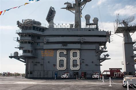 USS Nimitz (CVN-68) sailing through the Persian Gulf