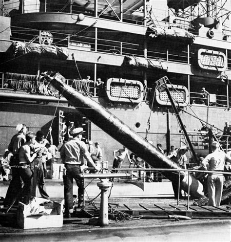 USS Rasher (SS-269) in the Pacific Ocean, 1944